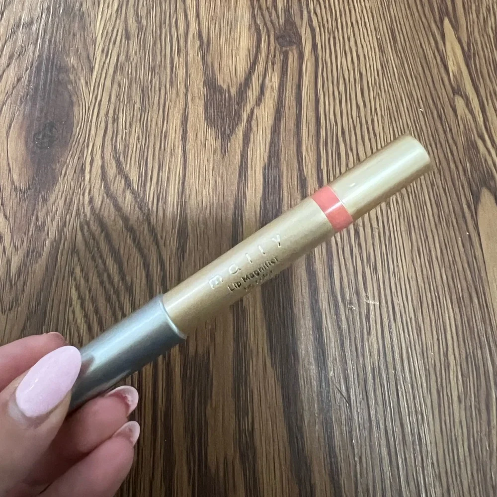 Mally Goldenstar Lip Magnifier Lip Color Lipstick
